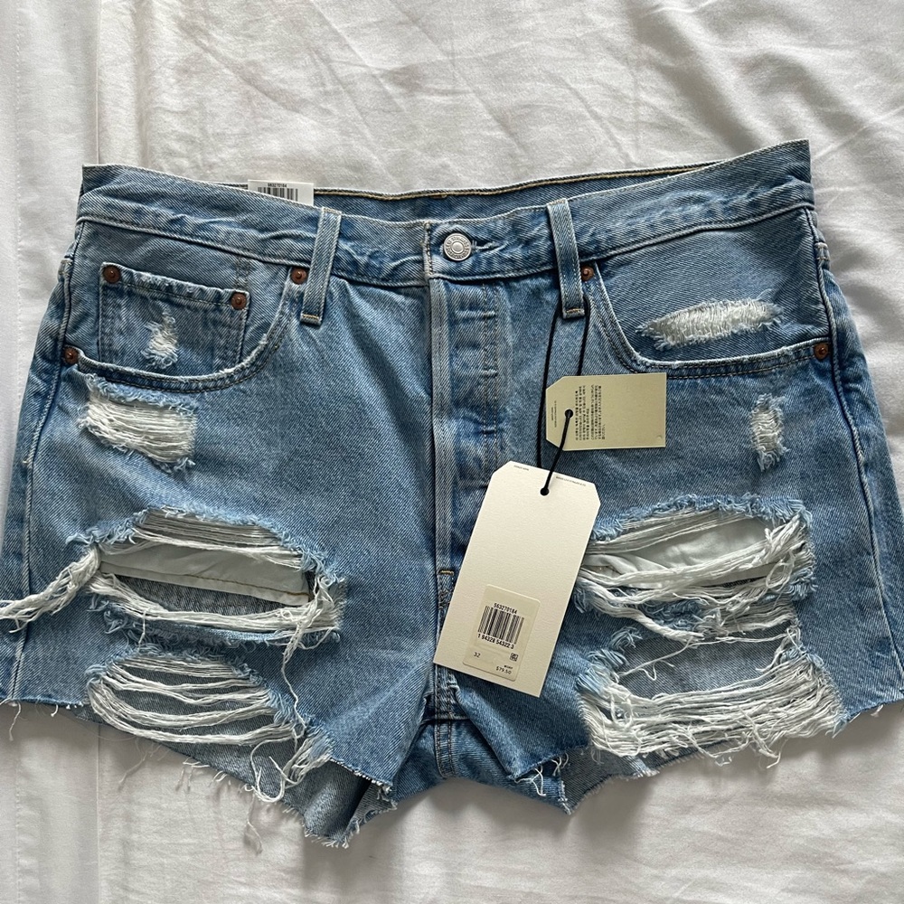 Brand new LEVI 501 size 32